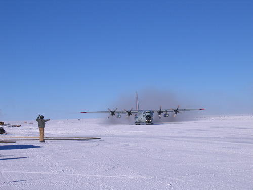  LC-130 arriving at South Pole