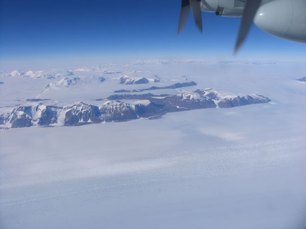 The view of the mountains on the flight to South Pole