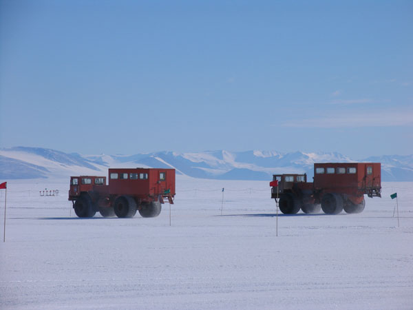 Transport to McMurdo from the runway